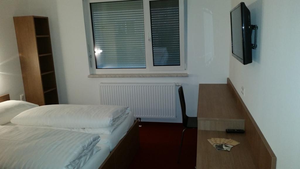 Fairsleep Motel Hainburg Хайнбург ан дер Донау Екстериор снимка